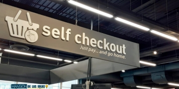 Bucket trick self-checkout theft trick|Walmart shoplifter bucket trick