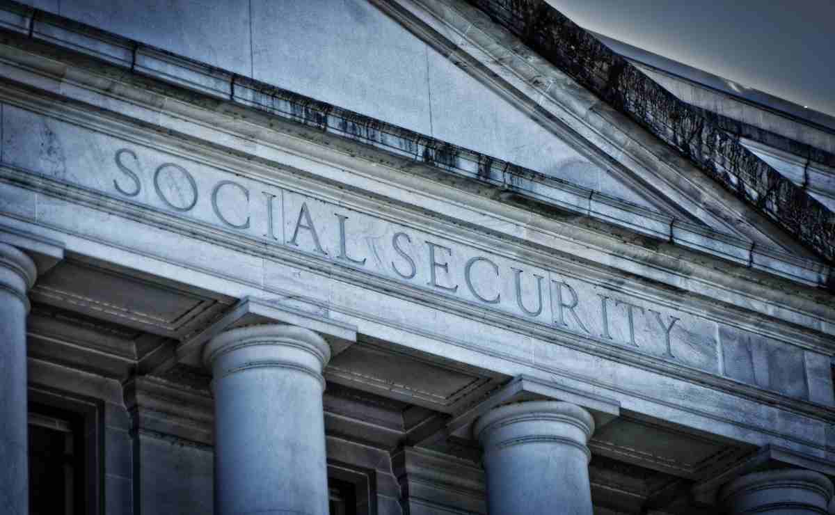 Federal Supplemental Social Security $914 Income Payments