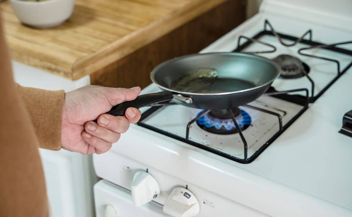 Keep your frying pan clean|