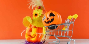 How Much will we Spend in the U.S. at Shopping Malls on Halloween?|