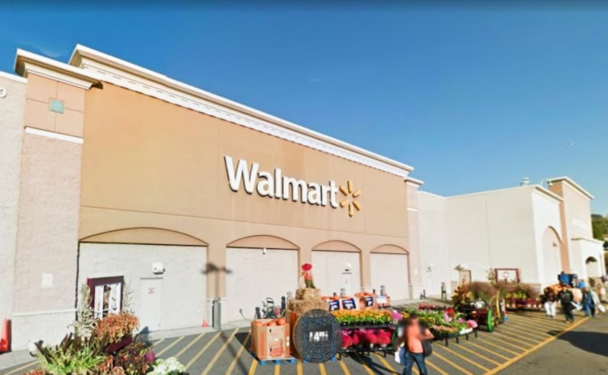 WALMART shopping mall|walmart store