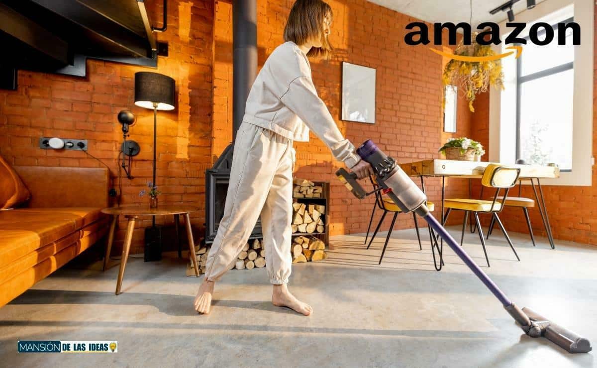 With this broom vacuum cleaner from Amazon you will sweep the house