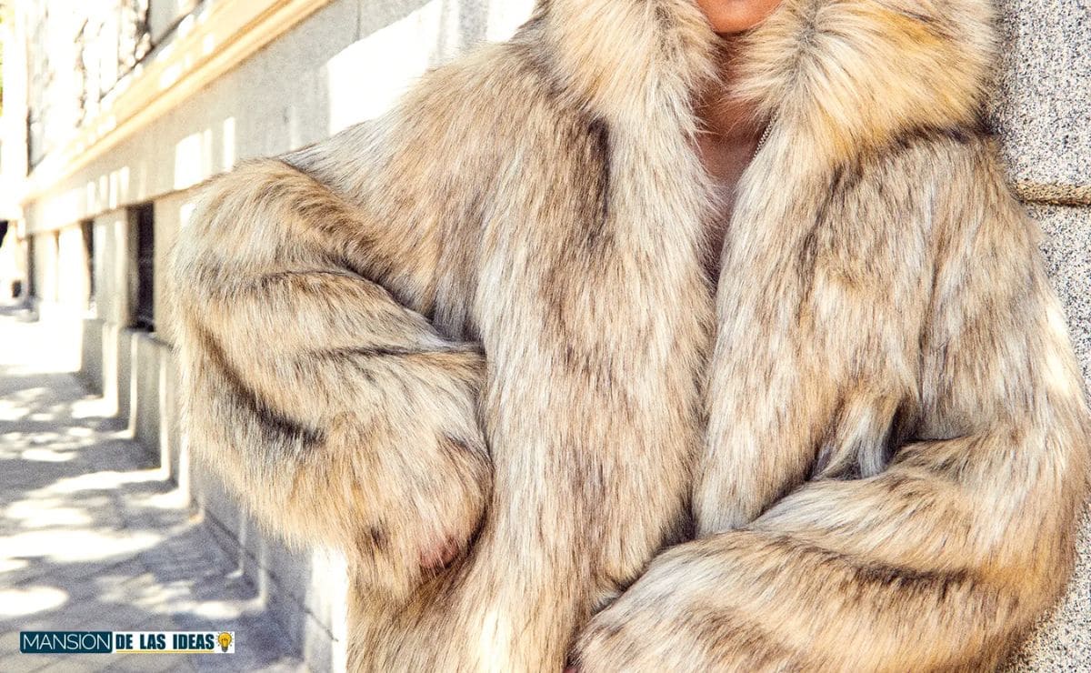 How to clean a fur coat and remove stains at home