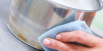 how to clean aluminum properly