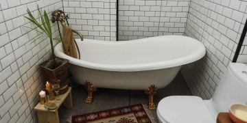 how to clean a dirty bathtub|cleaning bathtub rust stains