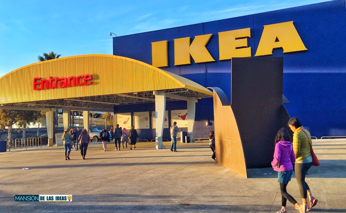 Get the Most Out of Your Small Kitchen Space with this Ikea's Table