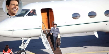 Tom Cruise private jet||interior private jet Tom Cruise