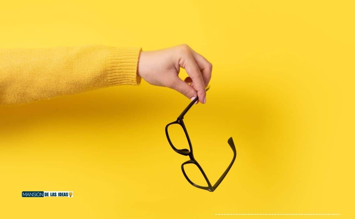 How to clean and care for all types of glasses to avoid scratching them