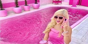 apartment replica barbie house|influencer bruna barbie brazil|social networks famous influencer|furniture pink furniture
