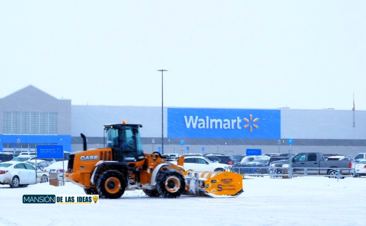Survive the Winter Storms With This Walmart Throw Blanket