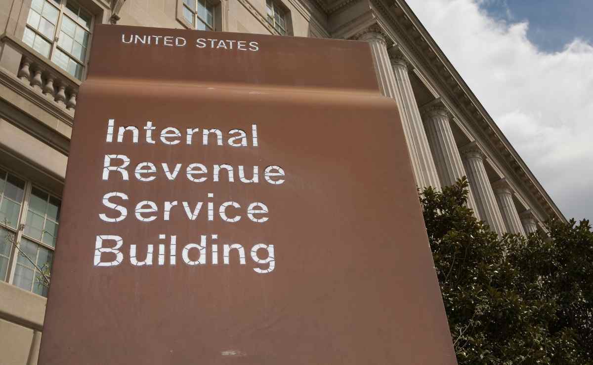IRS Christmas Bonus Anticipating the Imminent Arrival of