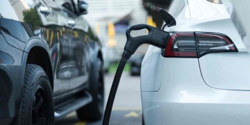 Electric vehicles eligible full Federal Tax Credit