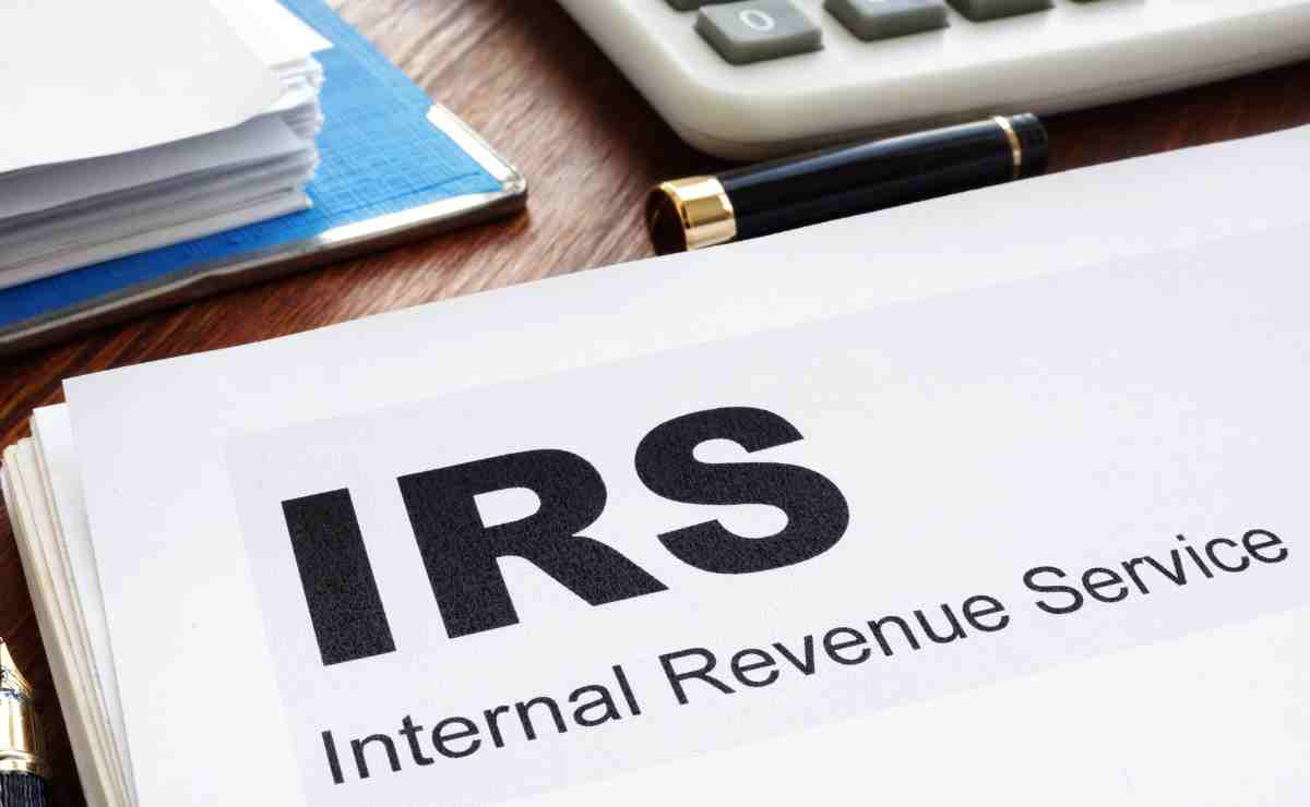 IRS Provides Assistance Earned Income Tax Credit