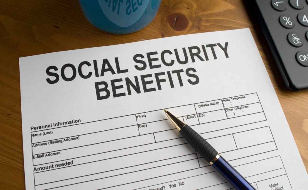 Who could get the 2024 Social Security retiree 300 bonus