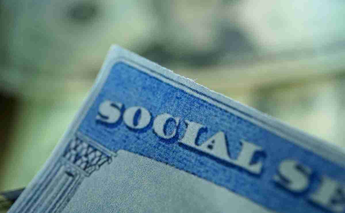 November 2025 SSDI payments $3,822 max and $1,550 average