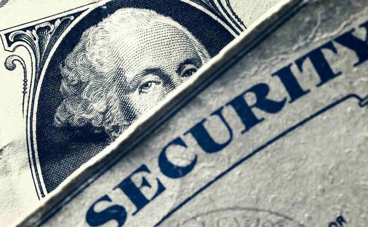 Maximum Social Security Check on Wednesday the 19th $5,108