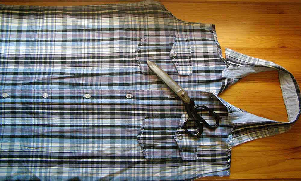 Perjudicial Galleta Familiar ▷ Cómo hacer un delantal fácil con una camisa 【 2023 】