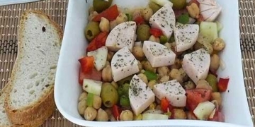 chickpea-salad-and-turkey-breast