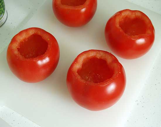 Tomates rellenos de ensaladilla