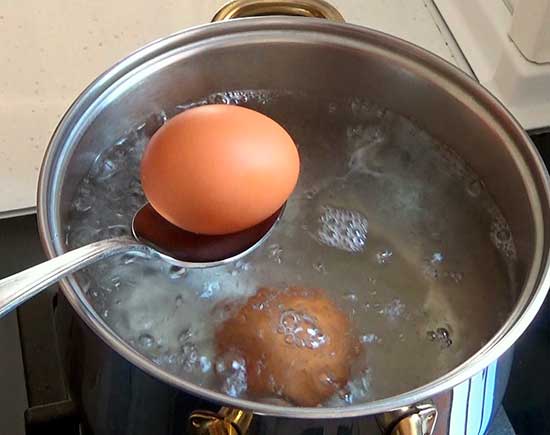 Cómo hacer un huevo duro perfecto