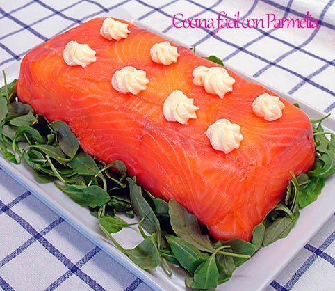 SALMON-CAKE-WITH-MOLD-BREAD