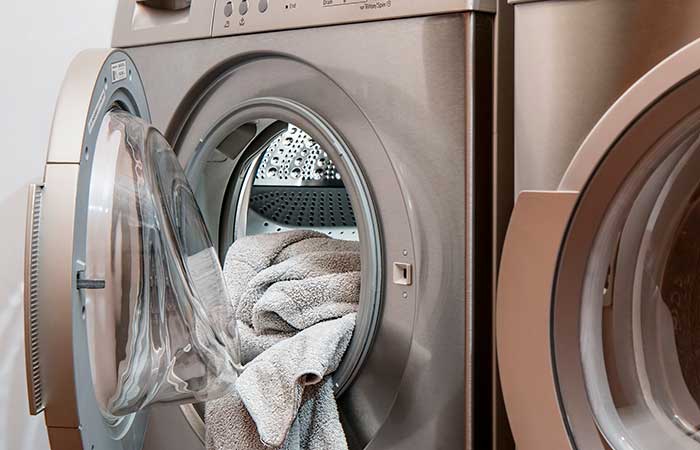 planchar-ropa,-ropa-seca,-secadora-con-ropa,-lavadora-y-secadora