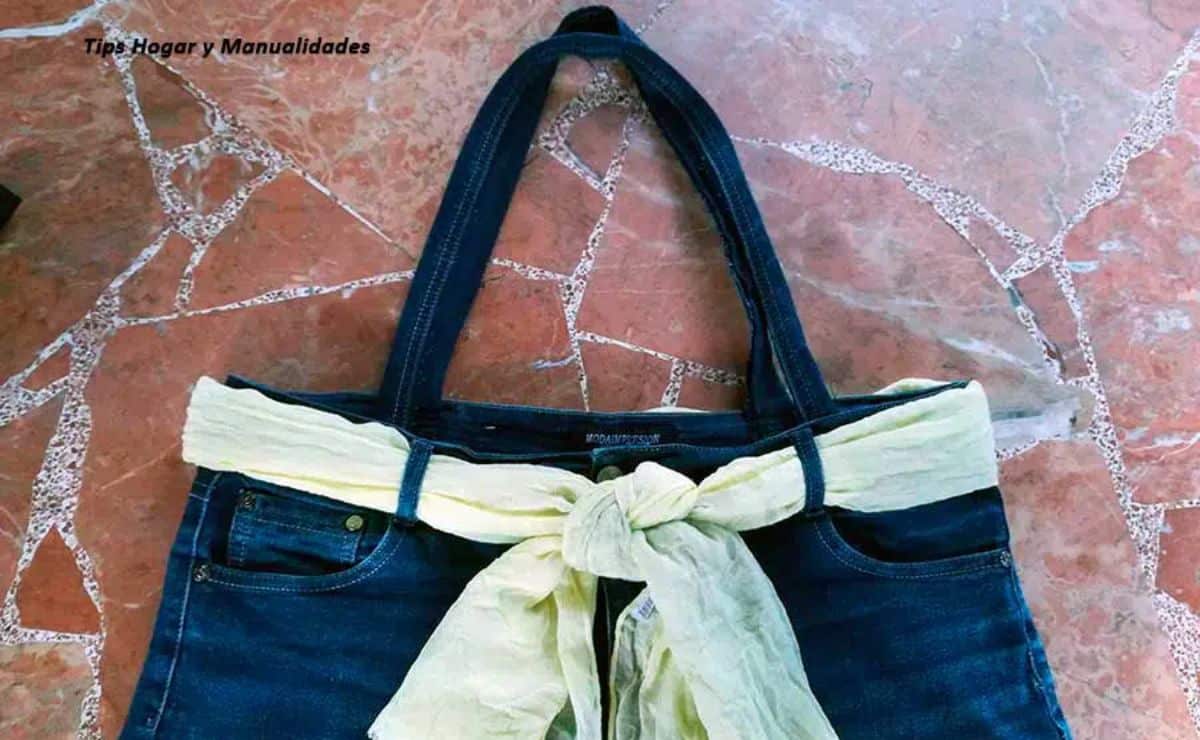 Cómo hacer bolso vaqueros viejos