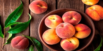 2 recipes with peach that you will love. Learn to delight your palate. Fruit, juicy, menu, healthy eating, digestion, fiber, versatile fruit, season, dessert, antioxidant