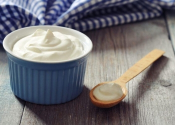 Greek yogurt or natural yogurt, let's compare them and find out which is the best. Health, diet, fermentation, bacteria, lactic acid, vitamins and minerals, calcium, tonic, proteins