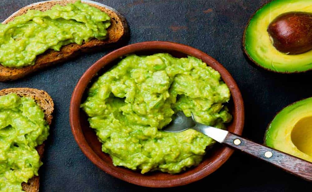 Avocado, vitamins and omega 3 benefits for your diet