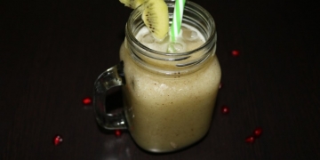 Papaya Juice with Kiwi, top to avoid Irritable Colon