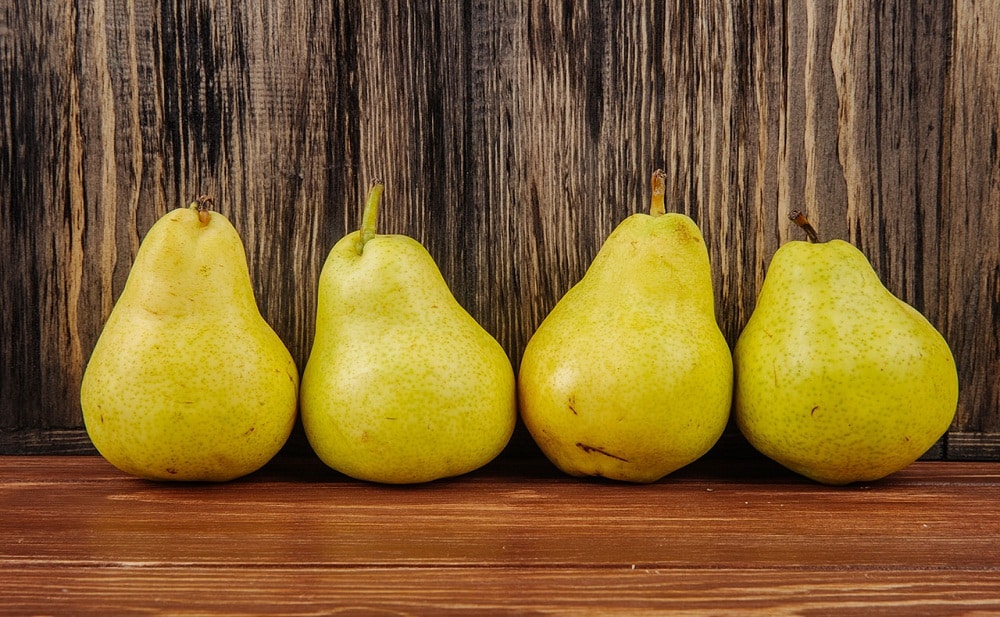 Pear properties, benefits and nutritional value