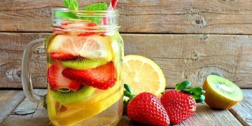 Your body will detoxify with this infusion of cucumber, kiwi and strawberries.
