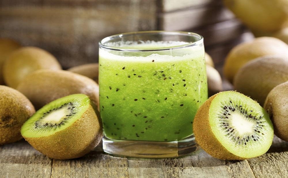 Zumo de kiwi y apio, haz esta receta y evita el estreñimiento