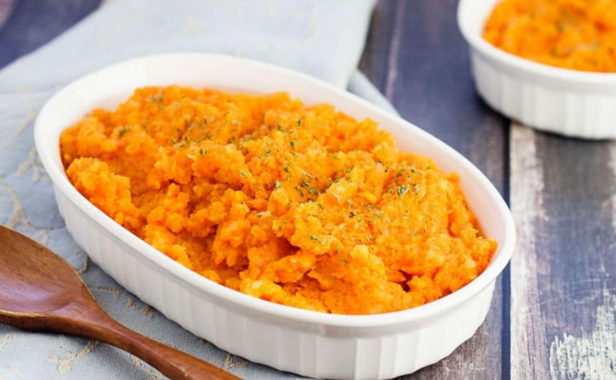 Carrot and apple puree - Rich food for children and adults