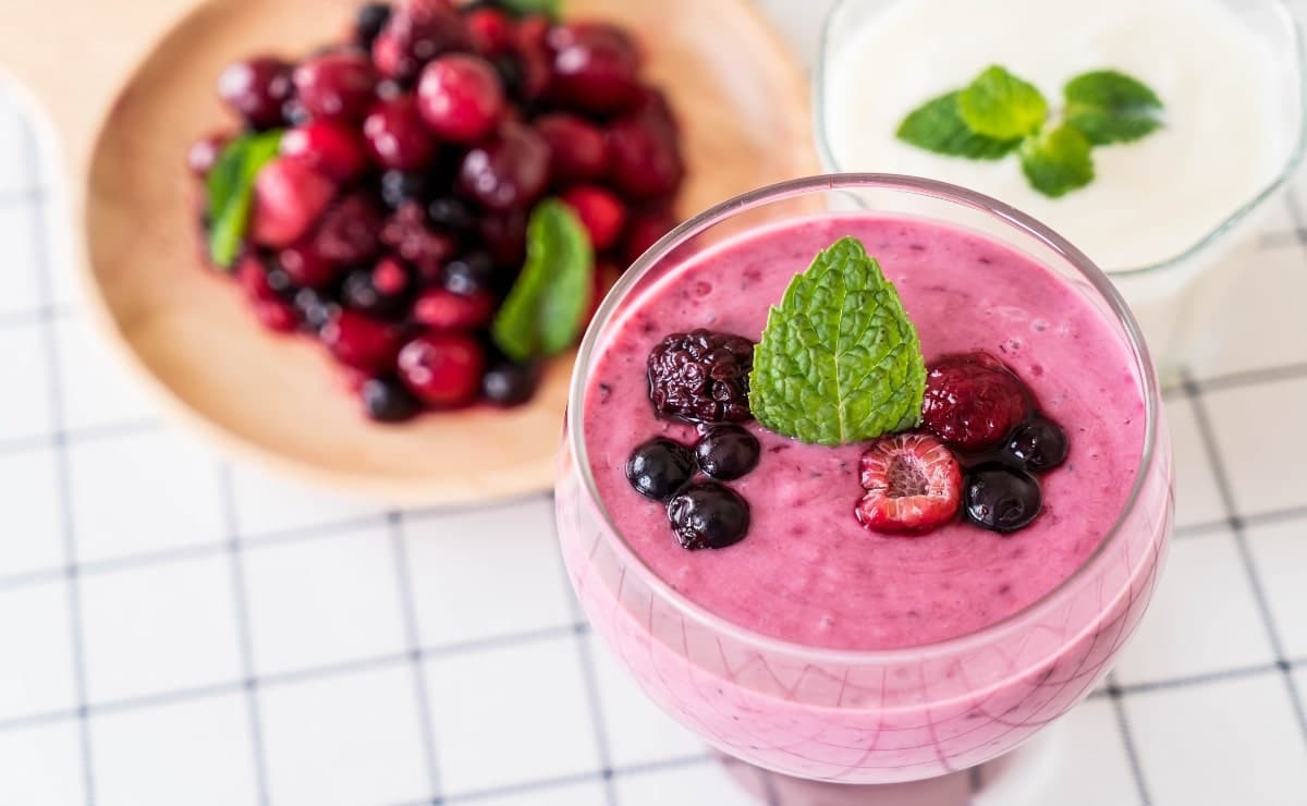 blueberry and red fruit smoothie
