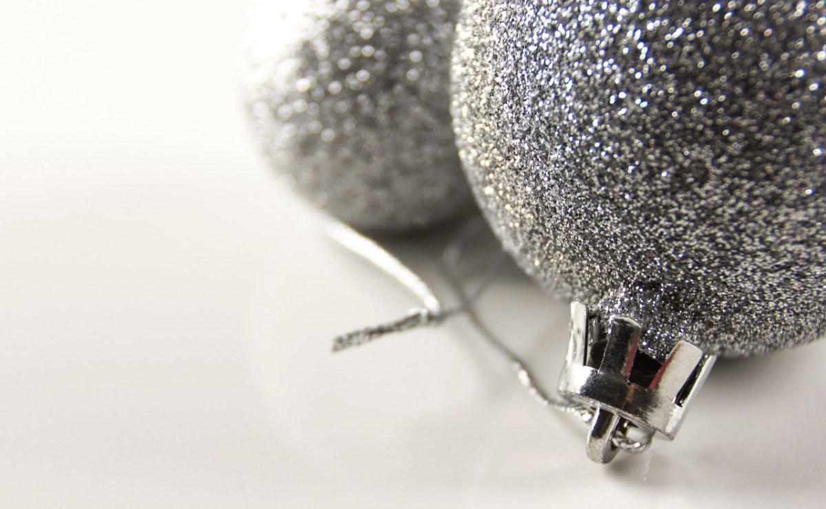 5 manualidades para hacer esferas de navidad en casa muy fácil