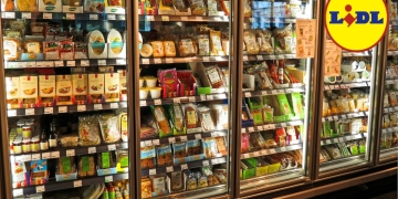 estantes de un supermercado LIDL