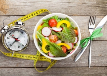 Beneficios de comer cada 8 horas para la salud y pérdida de peso