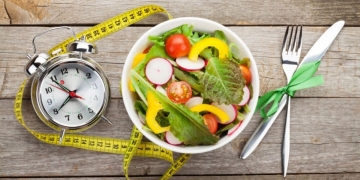Beneficios de comer cada 8 horas para la salud y pérdida de peso