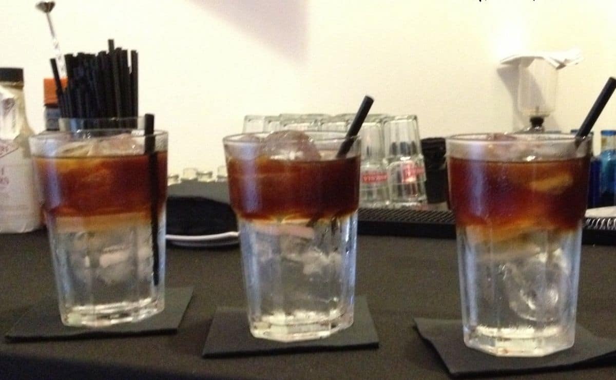 Café tonic ¿sabes lo que es Esta de moda y se bebe un montón
