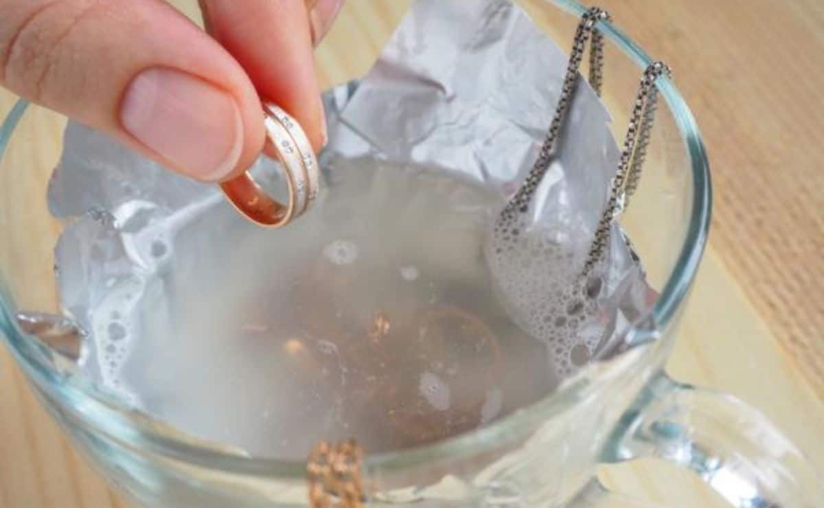 Useful tips for cleaning silver at home
