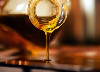 Se puede mezclar el aceite de oliva y el de girasol? Te contamos que ocurre si lo haces