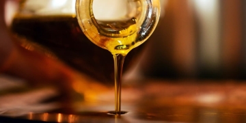 Se puede mezclar el aceite de oliva y el de girasol? Te contamos que ocurre si lo haces