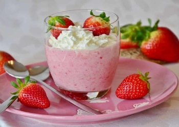 strawberry cream drink