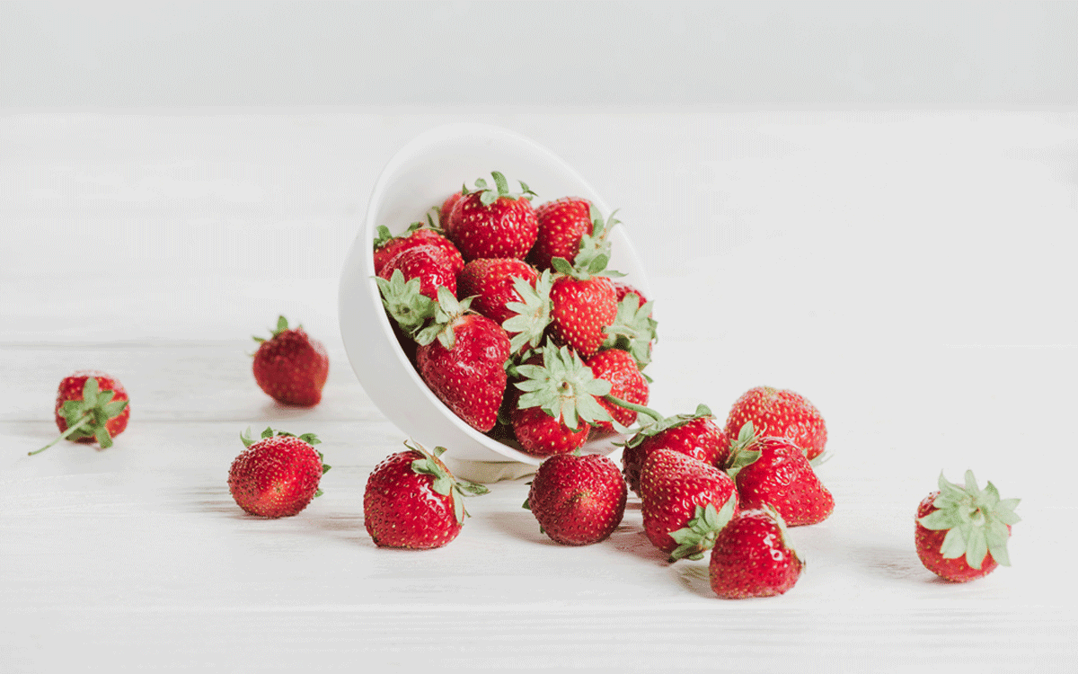 eating strawberries benefits