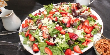 strawberry salad nutrition