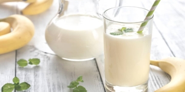 el batido de leche y plátano es ideal para la merienda