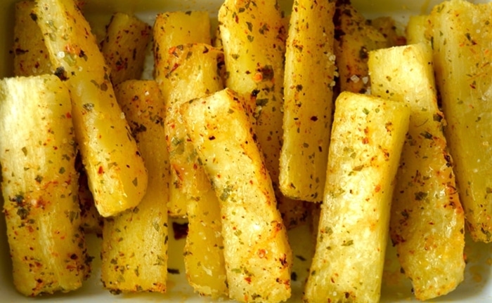 patatas fritas de yuca con especias