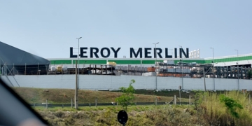 Leroy Merlin tiene en sus estanterías tres modelos de chimeneas eléctricas por menos de 100 euros